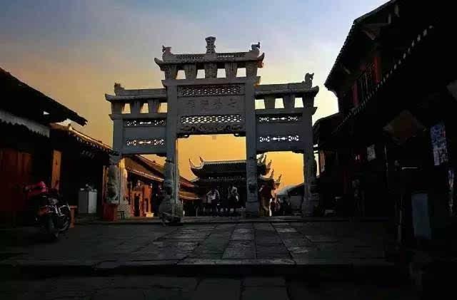 逃出郊外大别墅